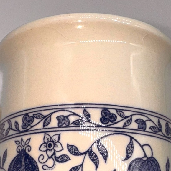 Discontinued Biltons Ltd. Blue Onion Pattern – Collectible English Stoneware Mug - Picture 7 of 13